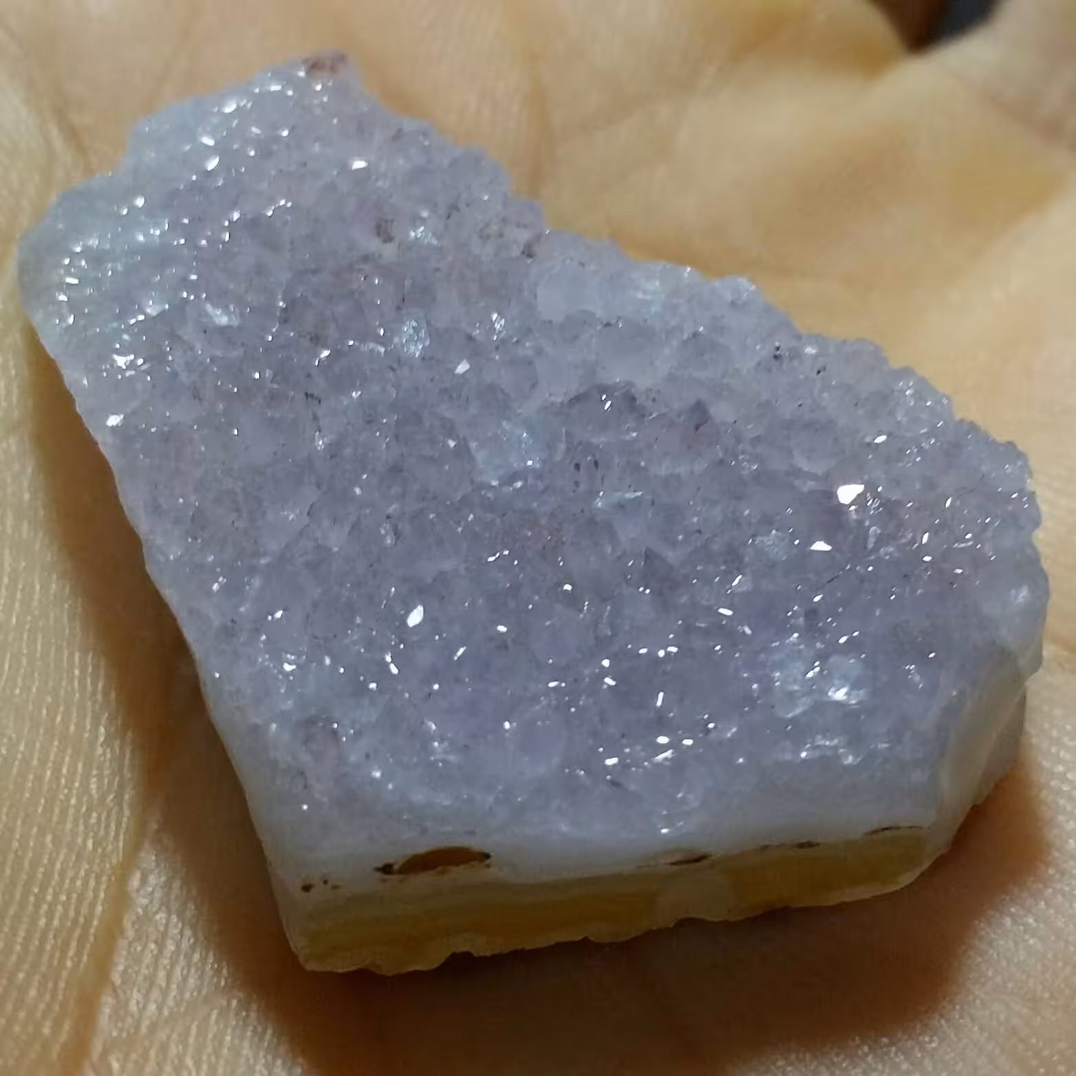 سنگ راف آمتیس بلور ریز بسیار پر رنگ بسیااار زیبا دیدنی کاملا طبیعی شااهکاار خلقت خااااص