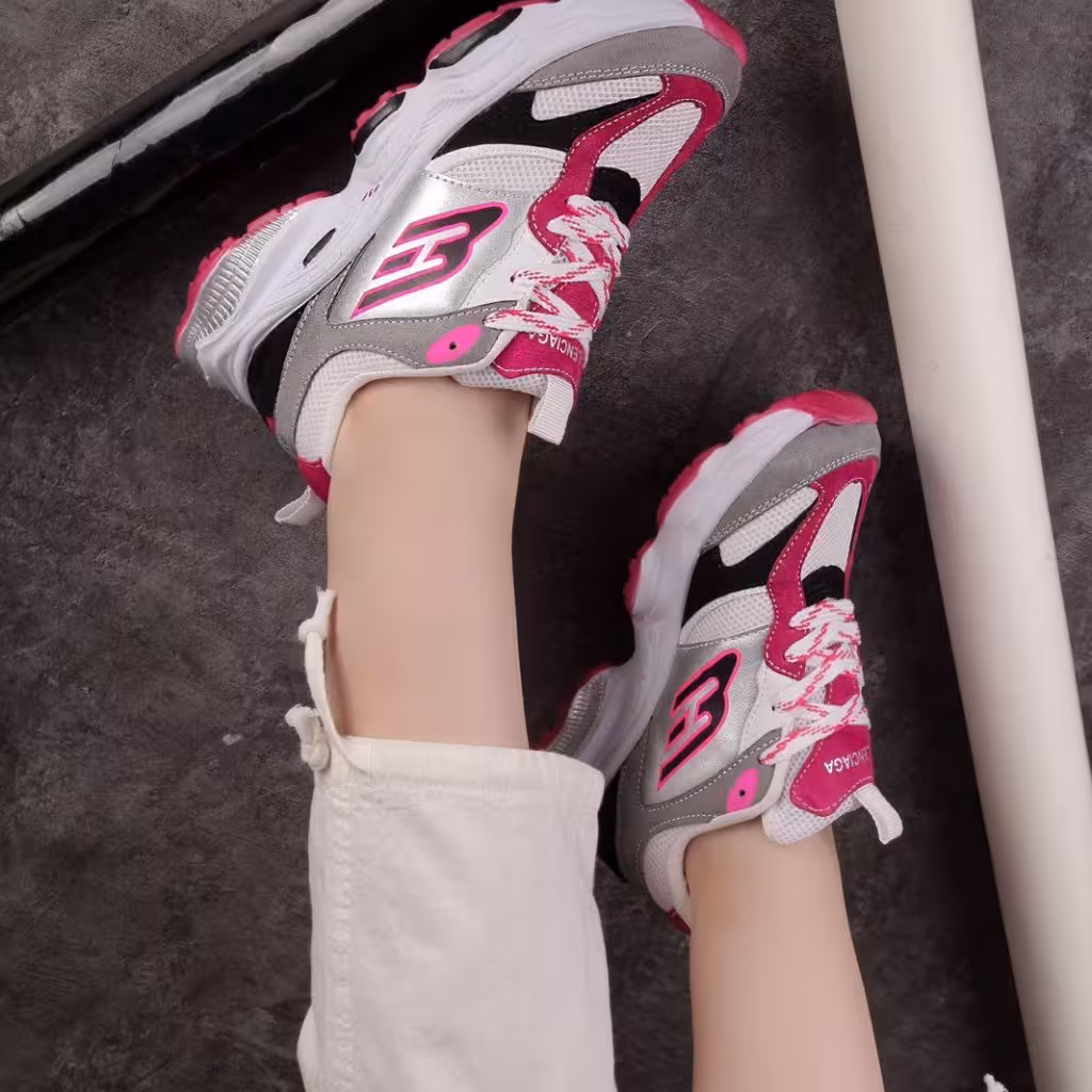 فروش ویژه کفش کتونی اسپرت زنانه و دخترانه مدل بالنسیاگا رنگ سفید صورتی مشکی زیره پیو کیفیت درجه یک با ارسال رایگان