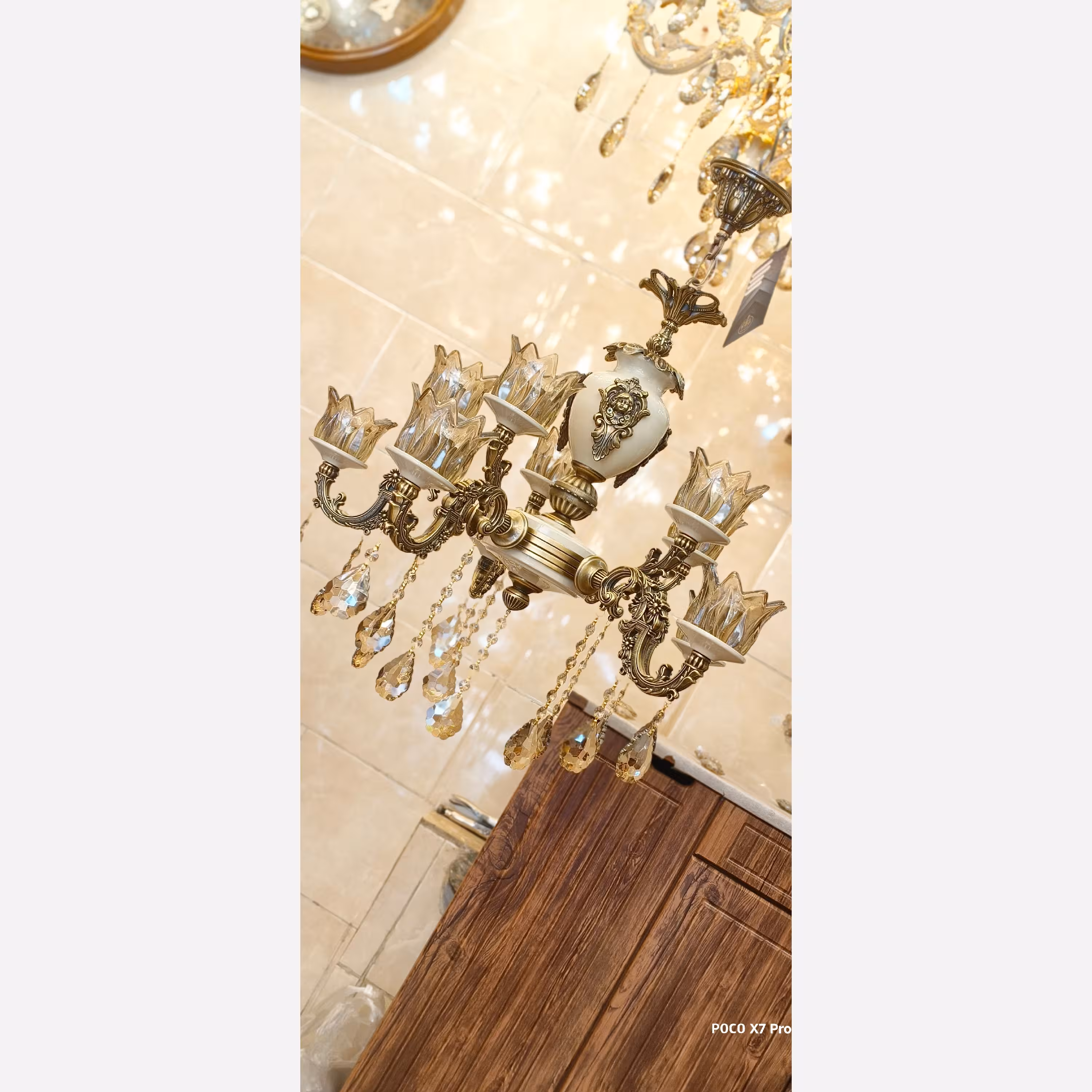 لوستر دوگل بزرگ استاتیک 4 شاخه 8 لامپه شاخه و طوق بزرگ      ارسال از طریق باربری و با هذینه مشتری بصورت پس کرایه میباشد