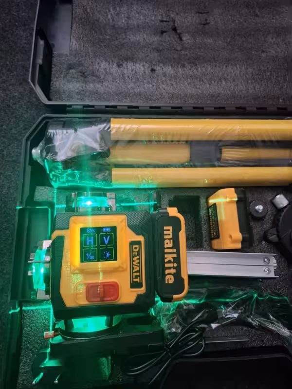 تراز لیزری 4 بعدی پرو دیوالت مدل 4D-16L