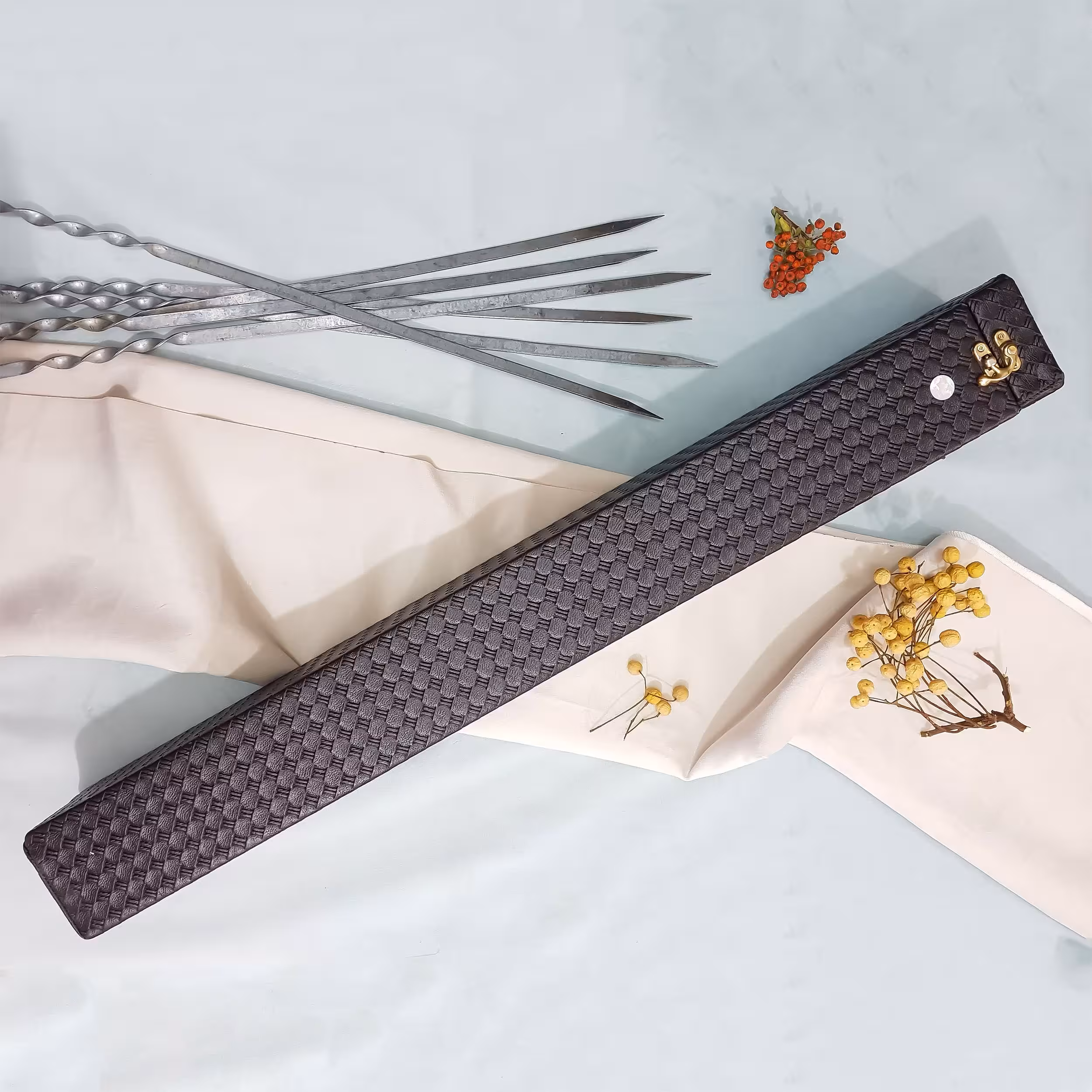 جا سیخی (غلاف سیخ) چرمی قفل دار قهوه ای  کد TIK1042C