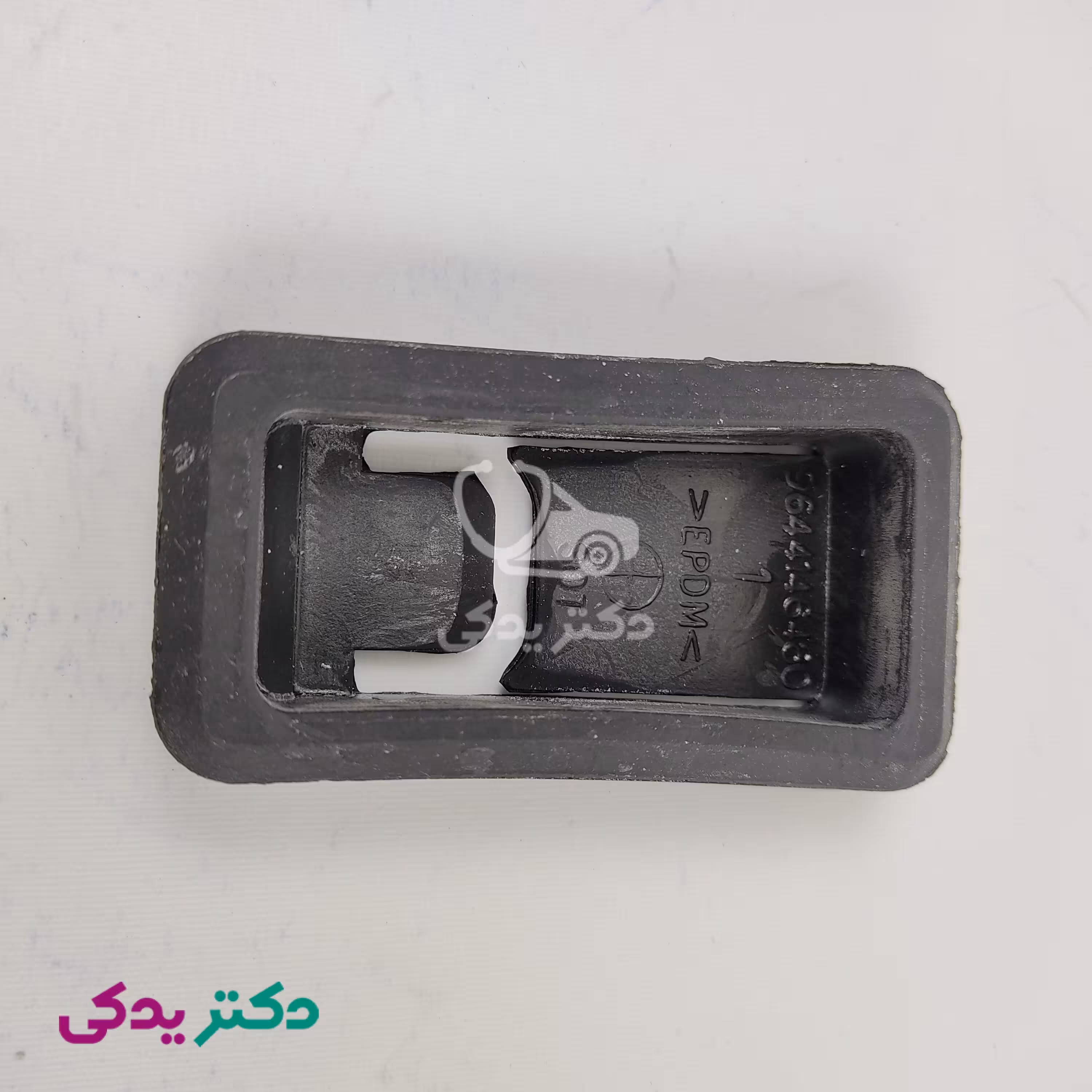 گردگیر اهرم کلاچ روی پوسته کلاچ پژو 405 شرکتی ایساکو اصل 1560101099