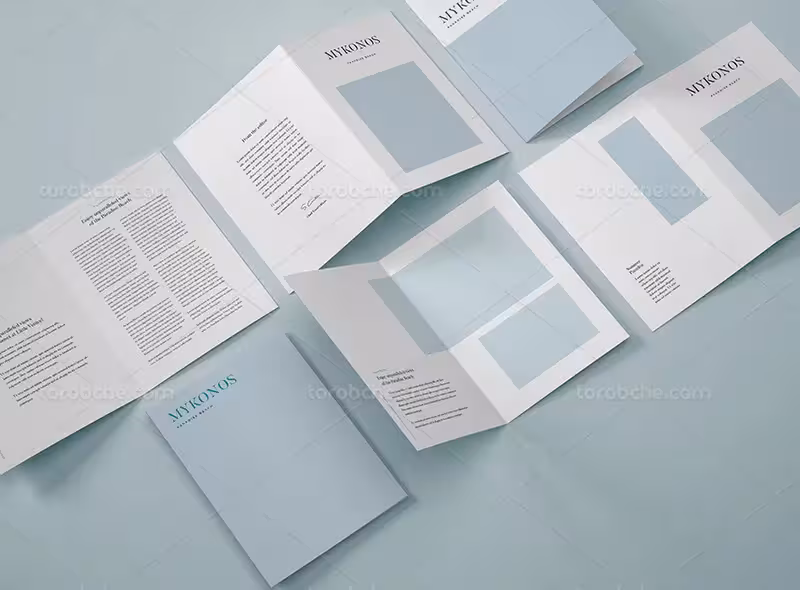 موکاپ کارت پستال دو لت لایه باز | گرافیک با طعم تربچه