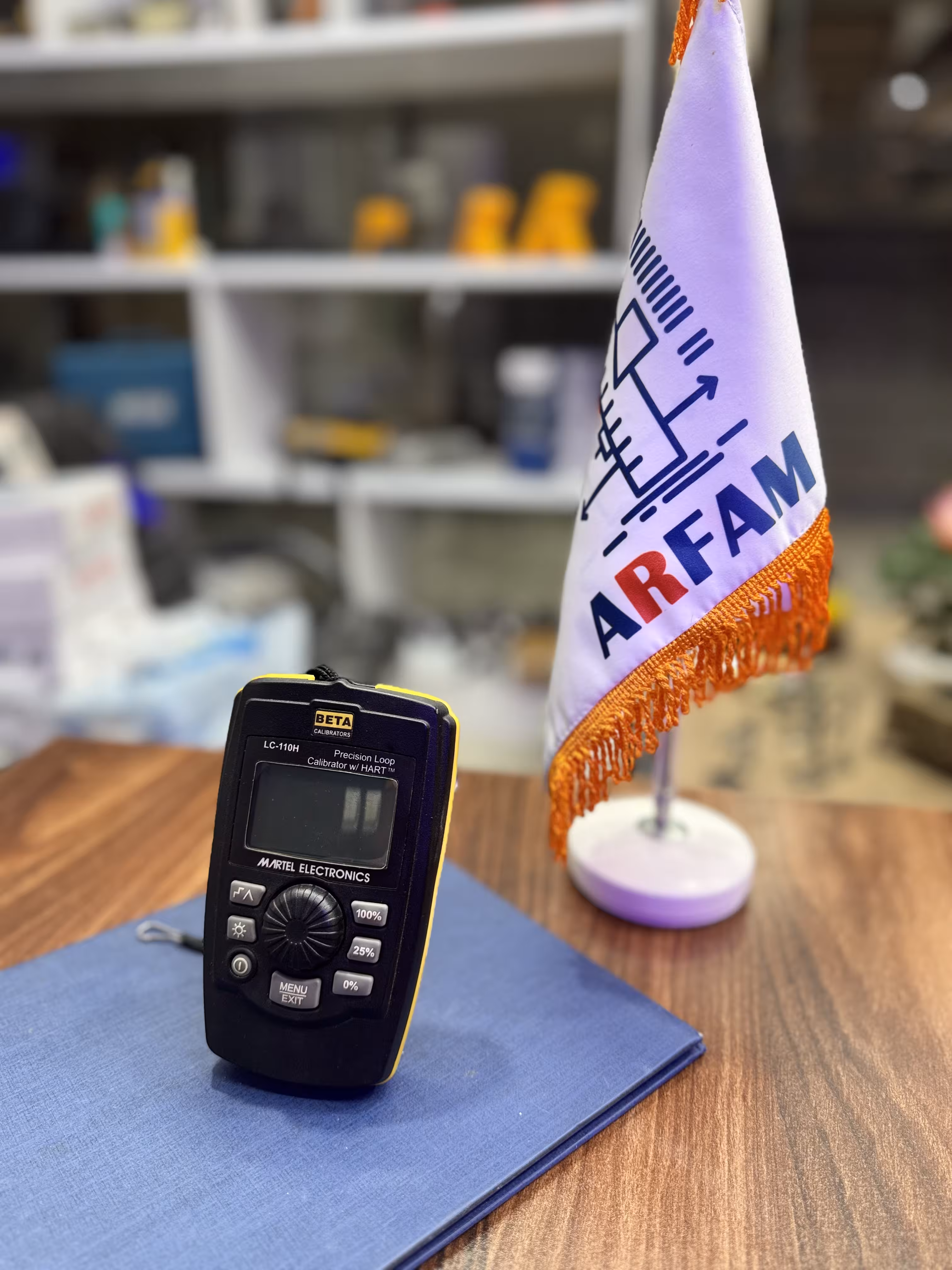 کالیبراتور جریان و ولتاژ بتا مدل Martel LC-110H Calibrator