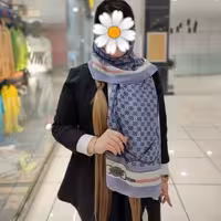 شال نخ پنبه منگوله دار طرح گوچی 