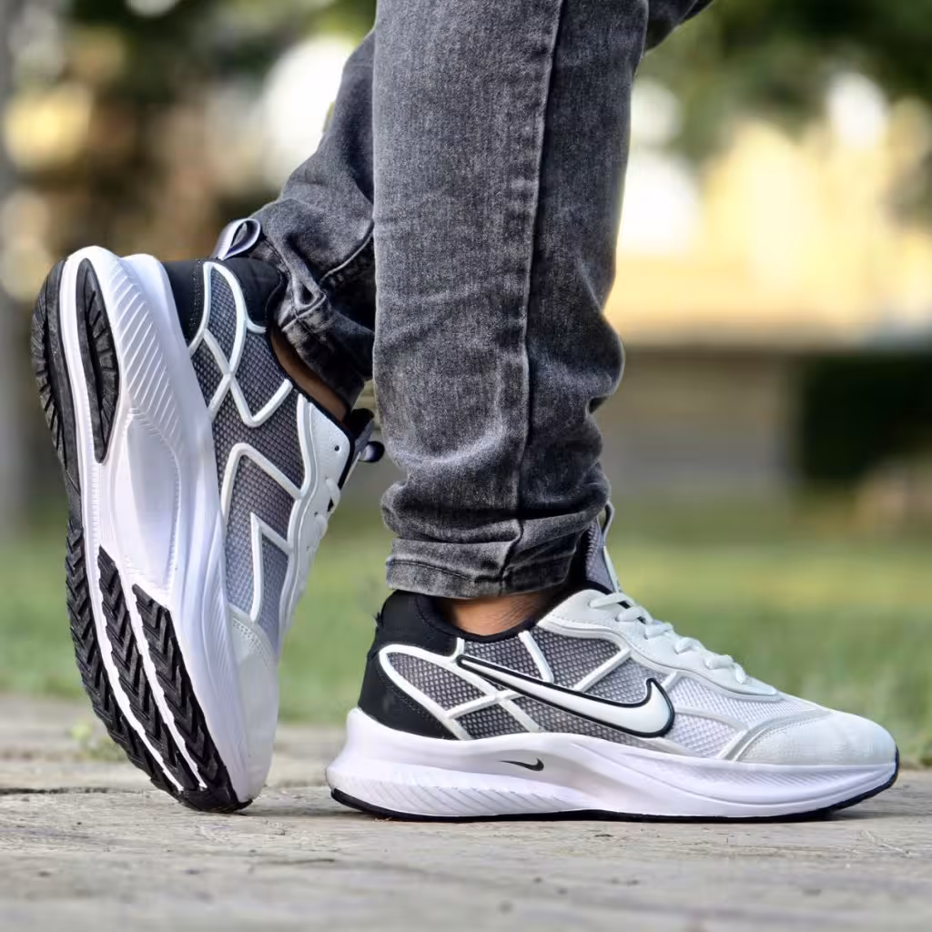 حراج ارزان کفش اسپرت مردانه و پسرانه مدل نایک خاص رنگ سفیدمشکی با ارسال رایگان