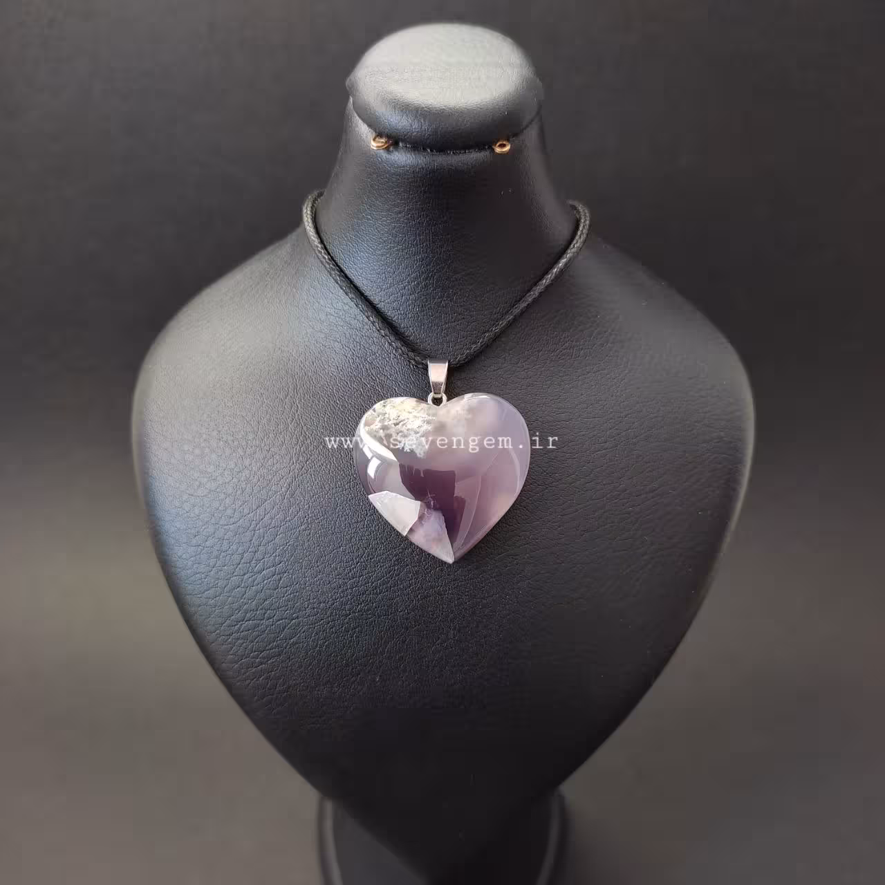 گردنبند عقیق سوسنی شجردار تراش قلبی (کد93)