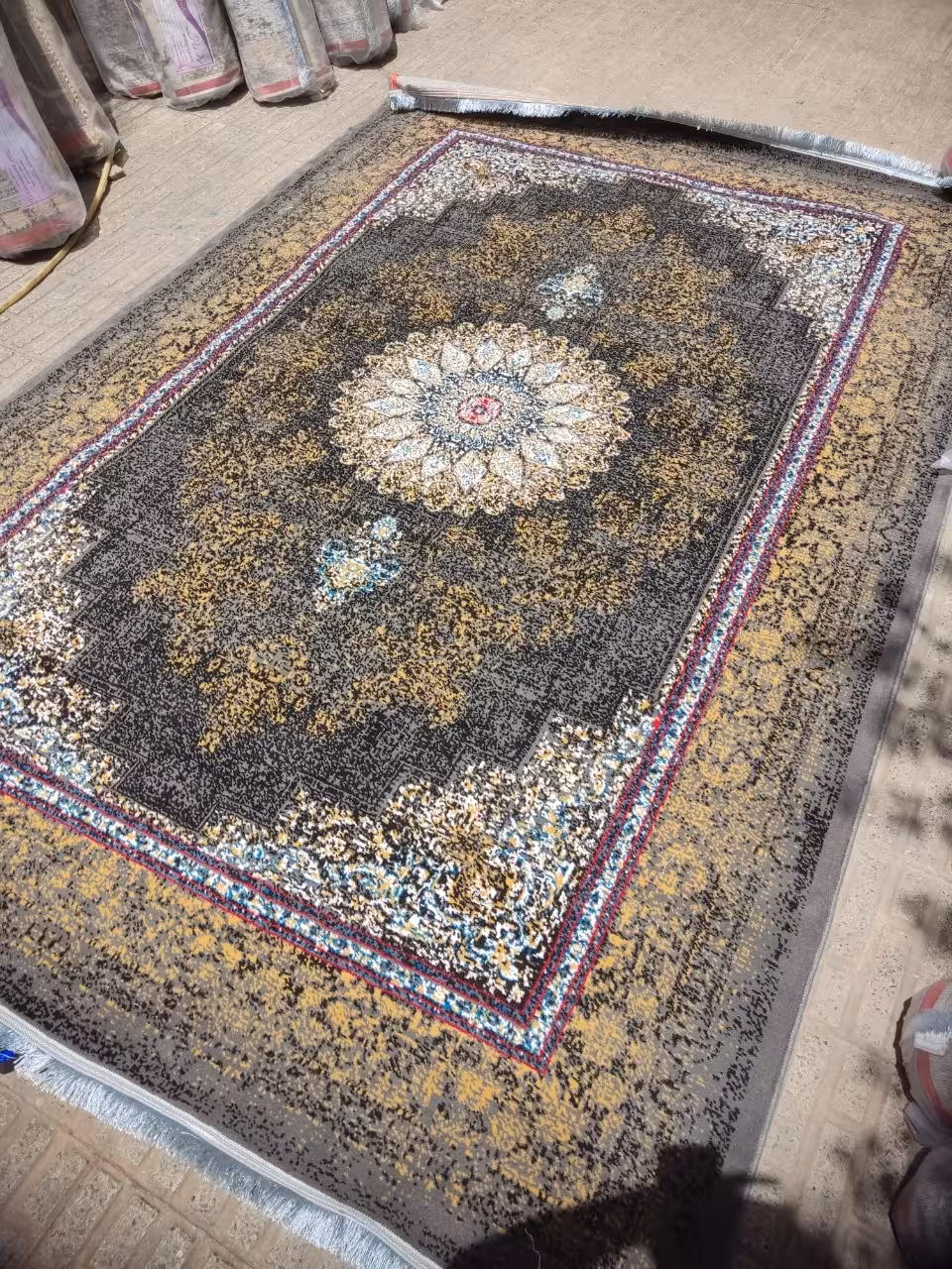 فرش طرح میران 700 شانه طوسی 6 متری