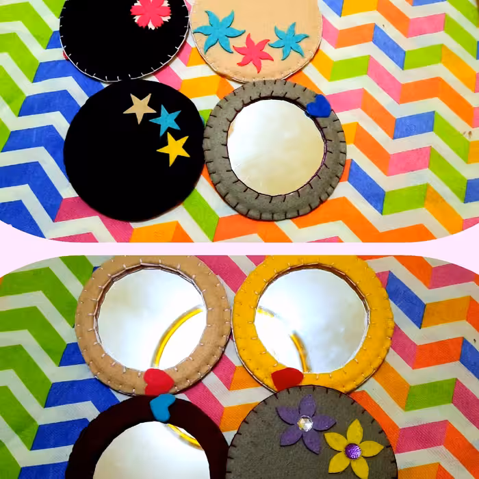 آیینه دستی نمدی در طرح های مختلف و رنگ های مختلف طبق سلیقه شما دوستان عزیز برای مصارف شخصی و هدیه. این ایینه در اندازه 8