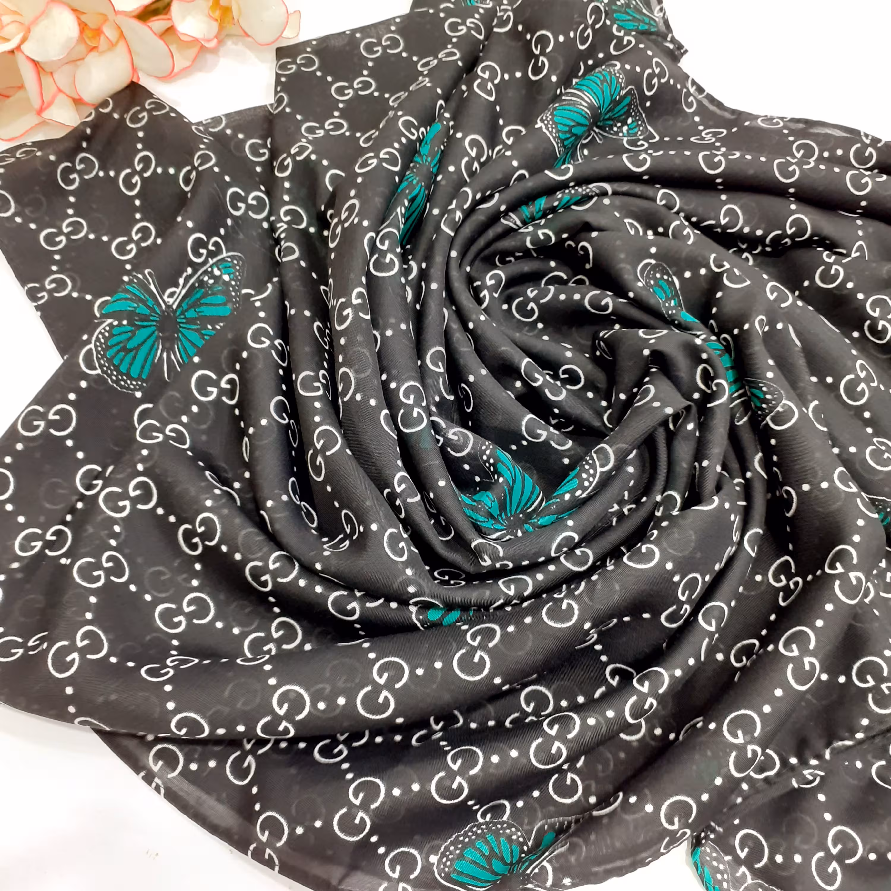 شال سفید مشکی طرح گوچی ارسال رایگان