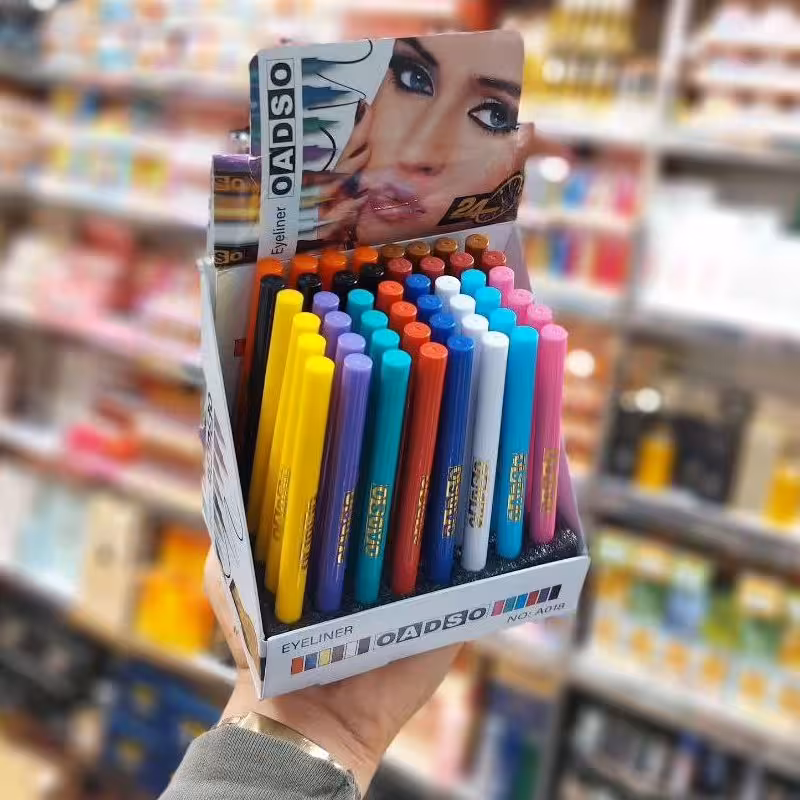 خط چشم رنگی 