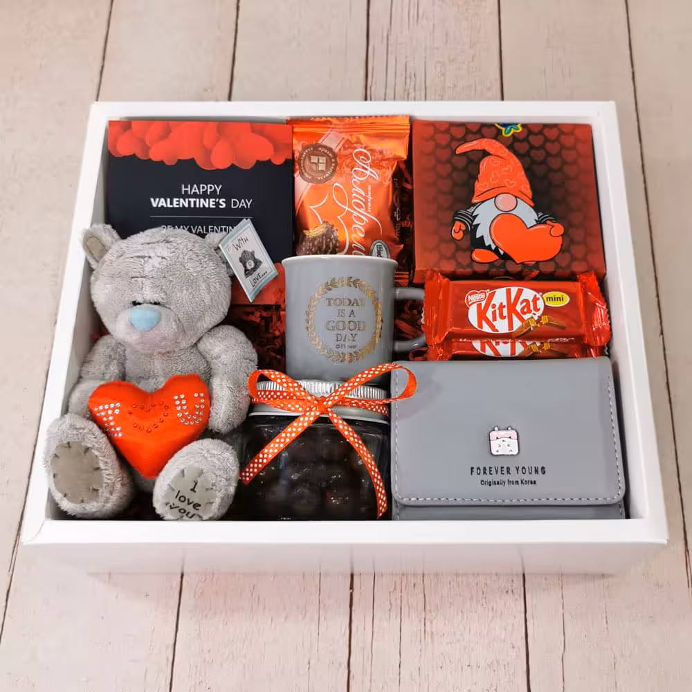 باکس هدیه ولنتاین زنانه کد V781