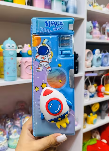 جامدادی کتابی مگنتی اسکویشی دار طرح فضانورد