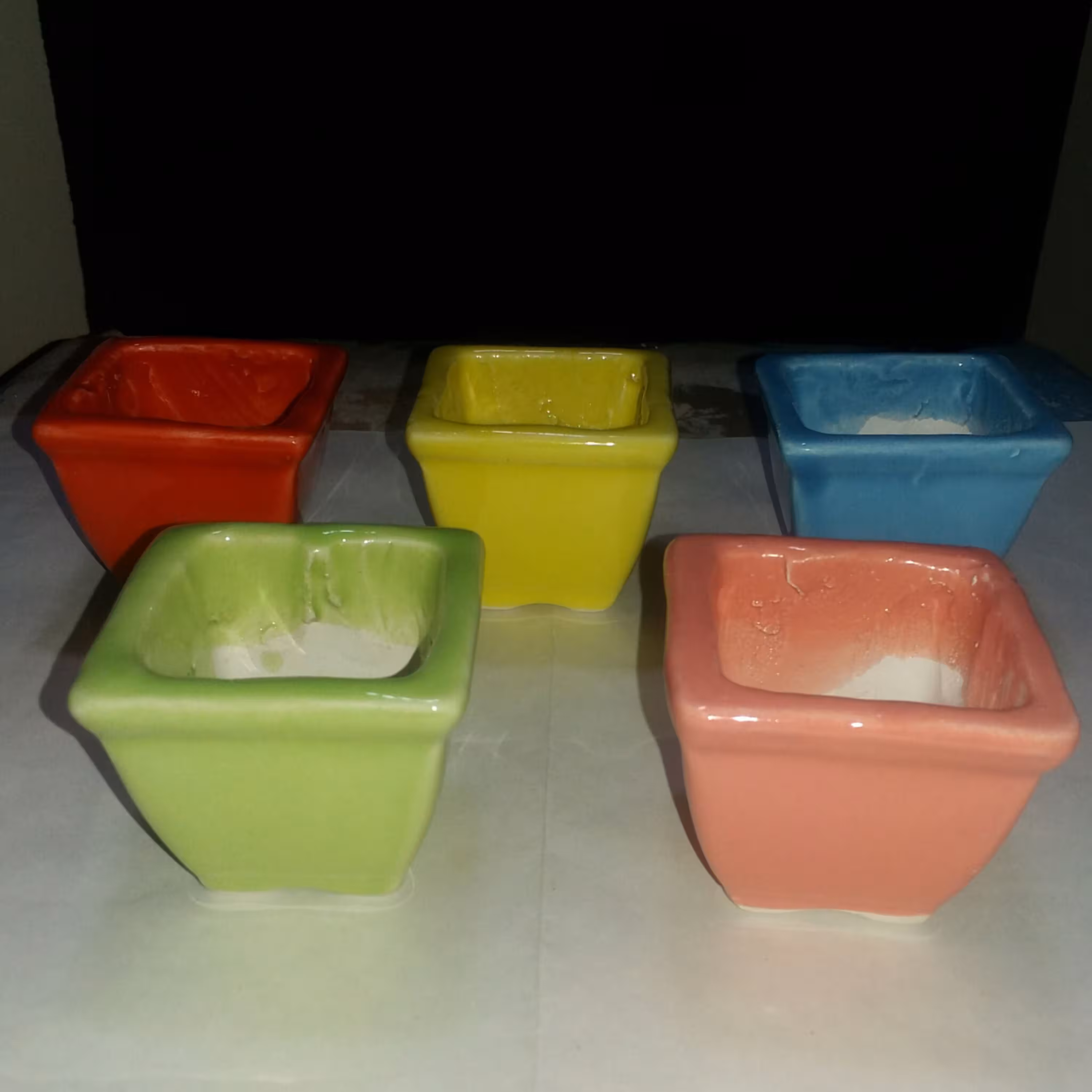 گلدان سرامیکی چهار گوش شکیل