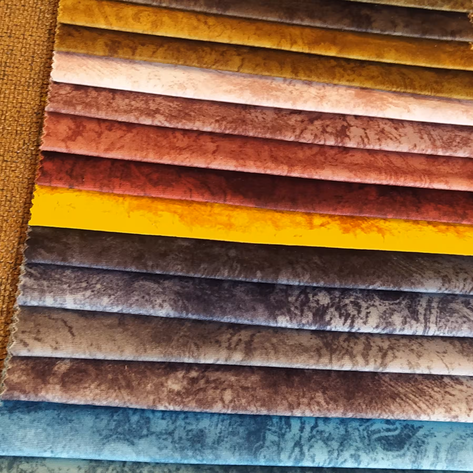 پارچه پرده مخمل کورال 