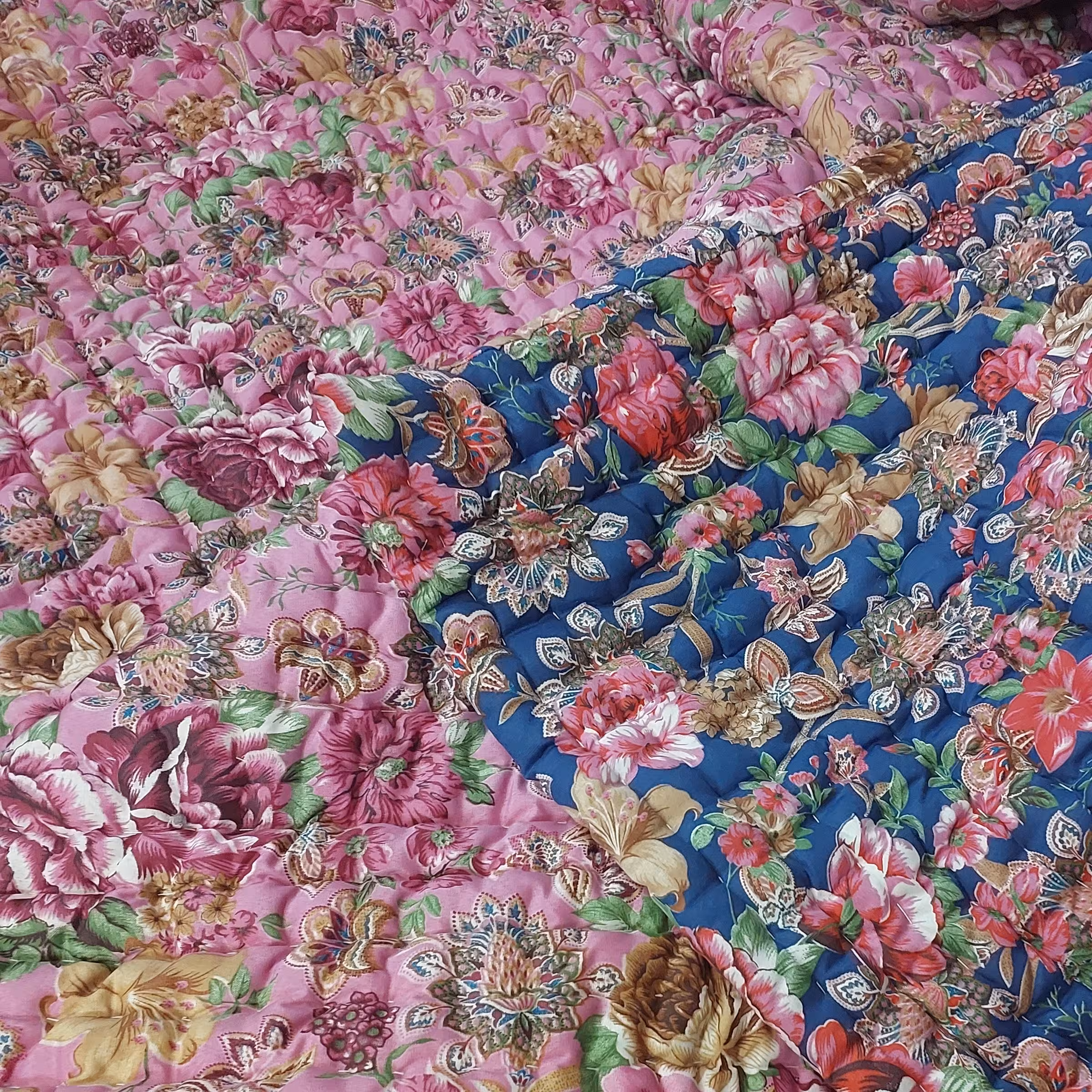 لحاف کرسی با پنبه کلوزه دست دوز و ریز دوخت