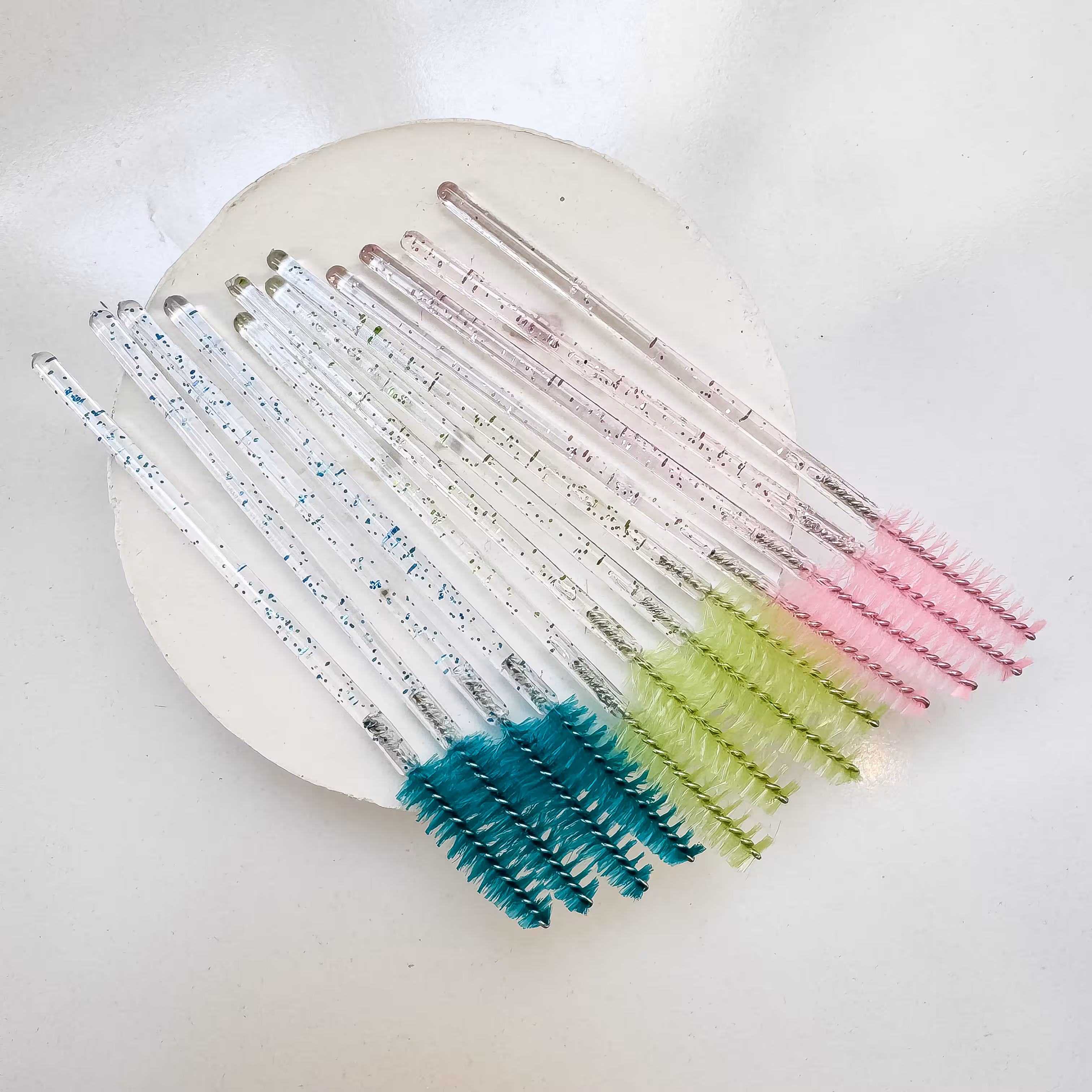 شانه ابرو و مژه