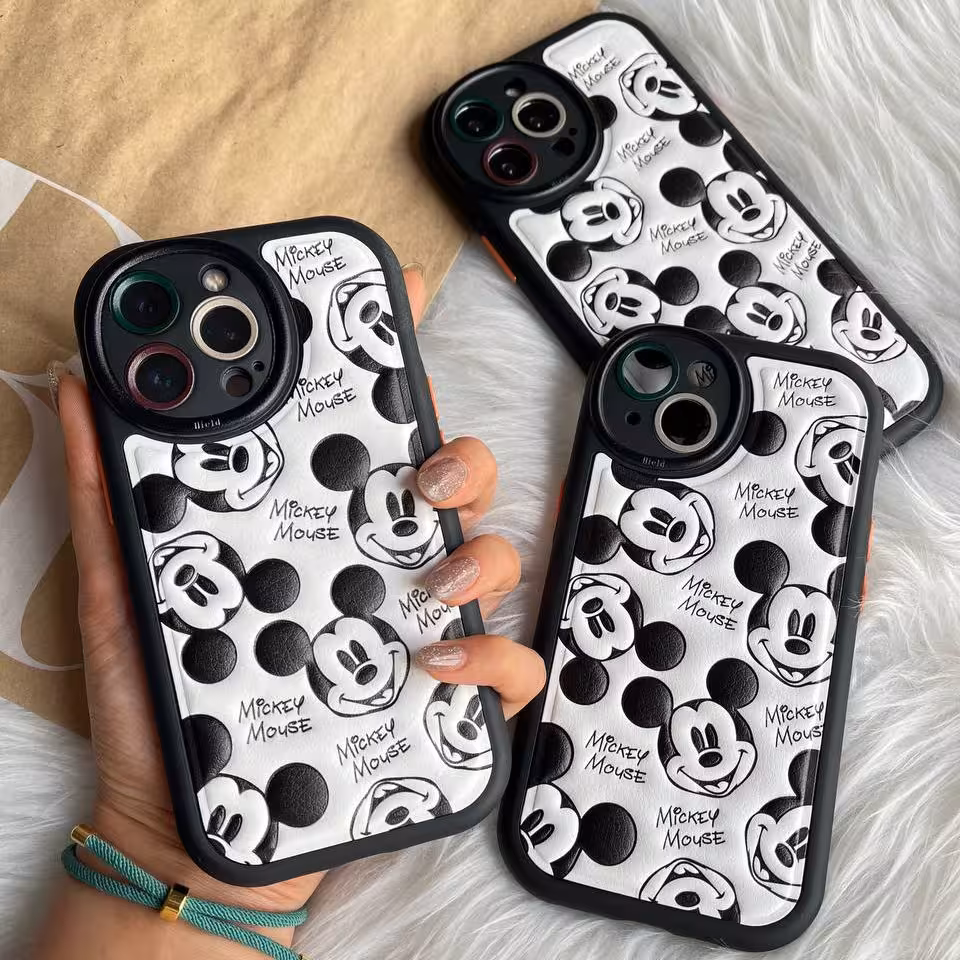 گارد آیفون 12 میکی چرمی