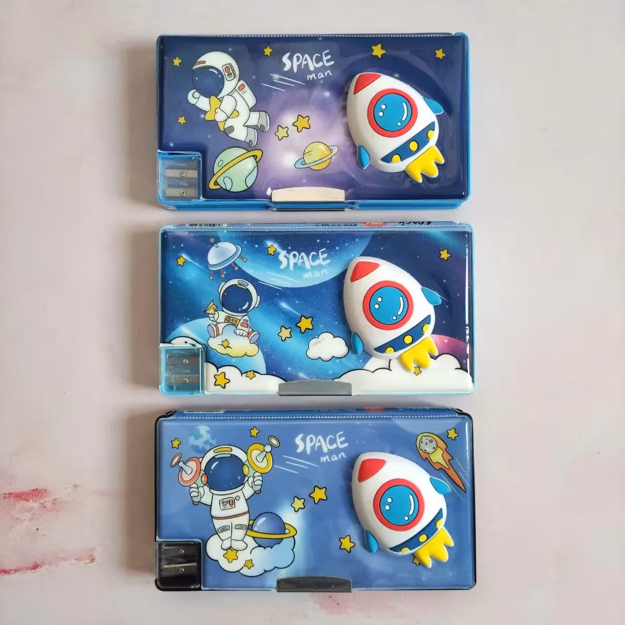 جامدادی مگنتی اسکوییشی دار فضانورد سایز بزرگ