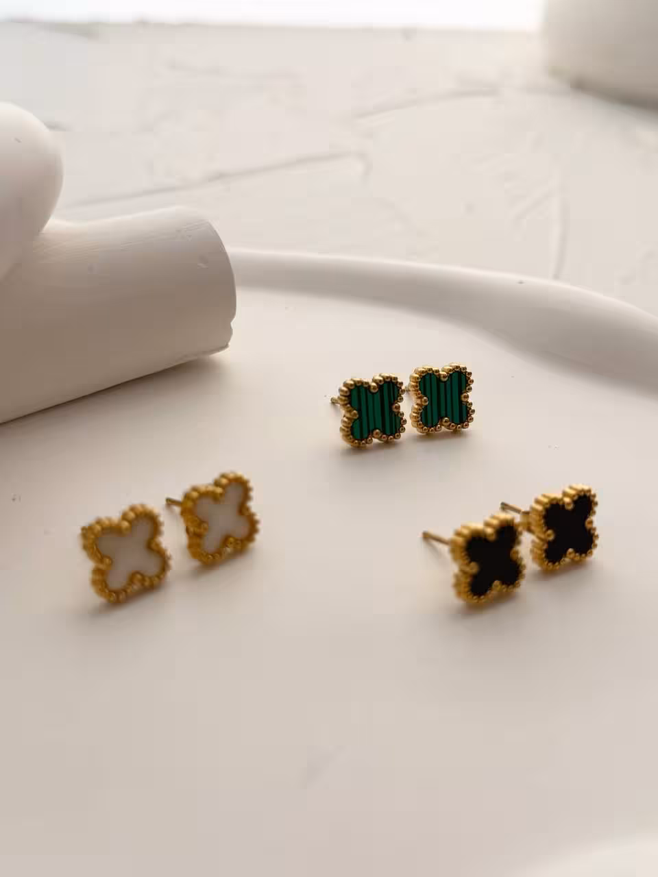 گوشواره های میخی ونکلیف