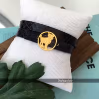 دستبند چرم ماه تولد فروردین چرم دوردیفه پلاک ماه تولد استیل رنگ ثابت