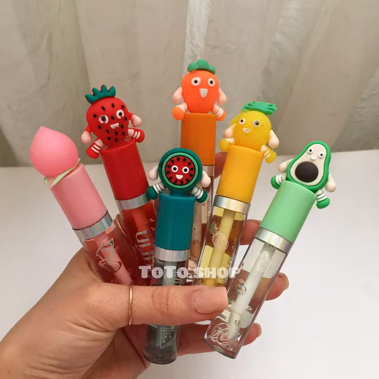 لیپ گلاس میوه ای