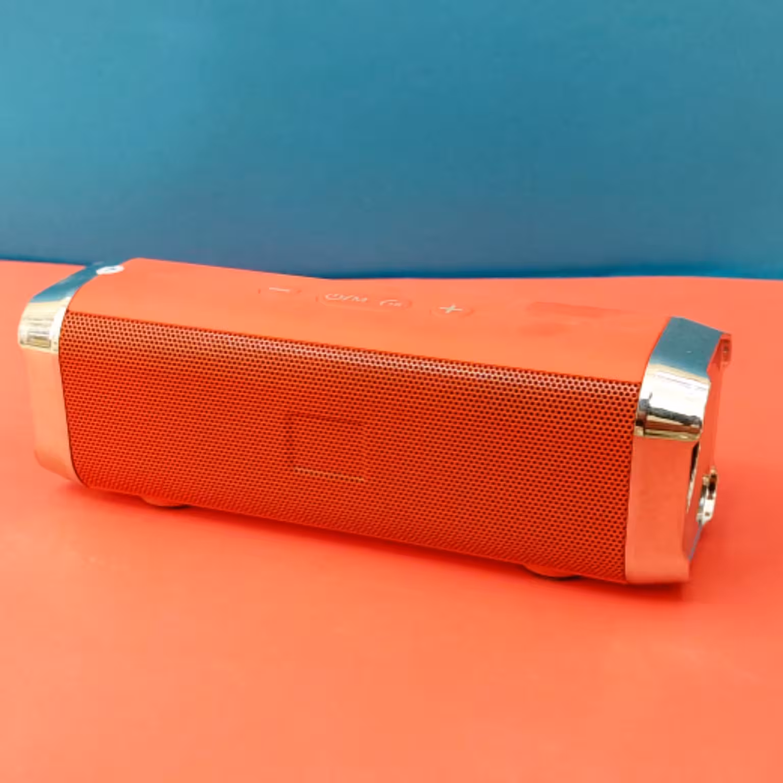 اسپیکر بلوتوثی مدل Q11 با صدای عالی با رنگبندی های متفاوت