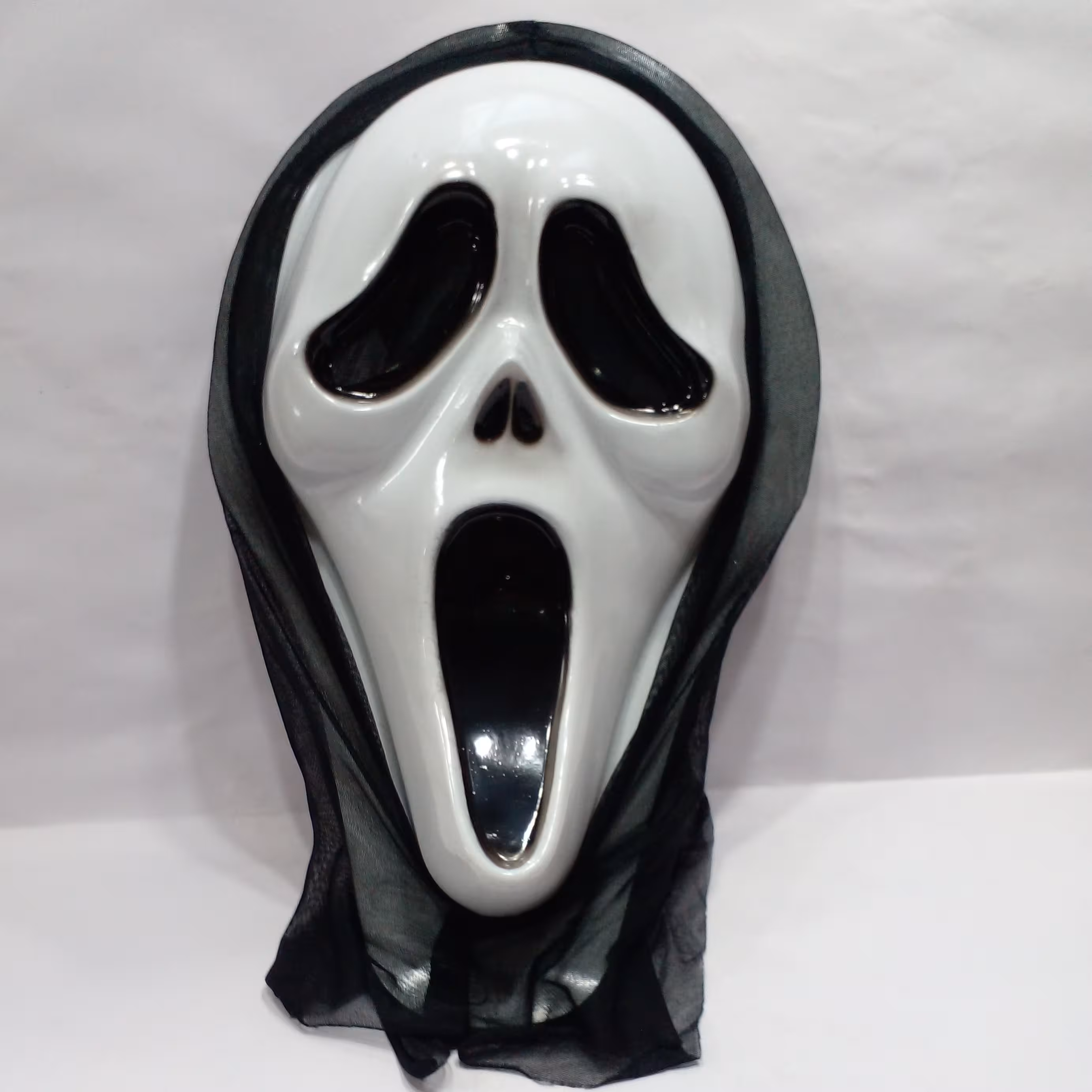 نقاب  وحشت جیغ