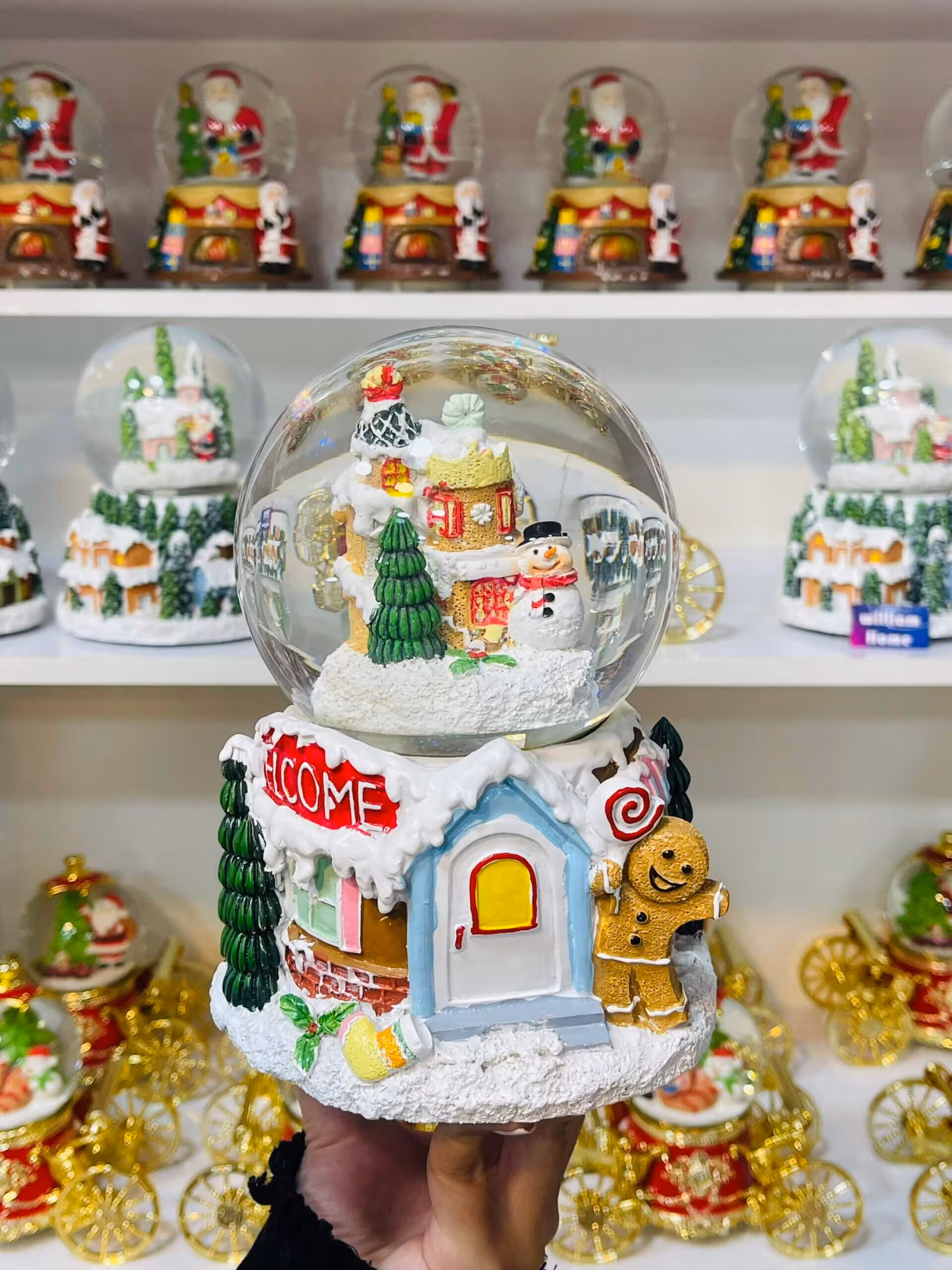 سوپرگوی موزیکال آدم برفی و کلبه