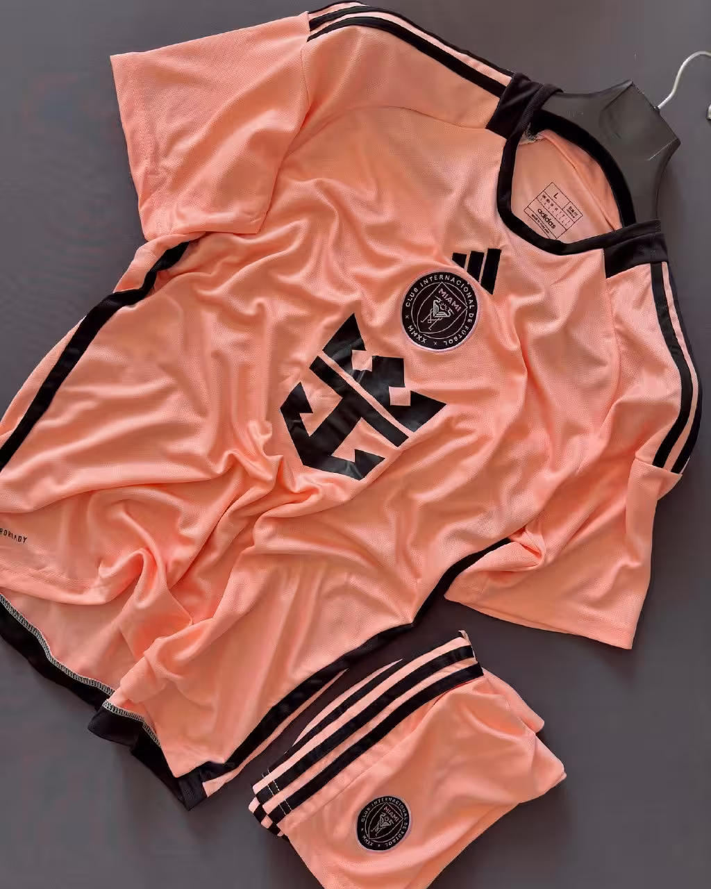 کیت اول اینترمیامی 2025 هواداری