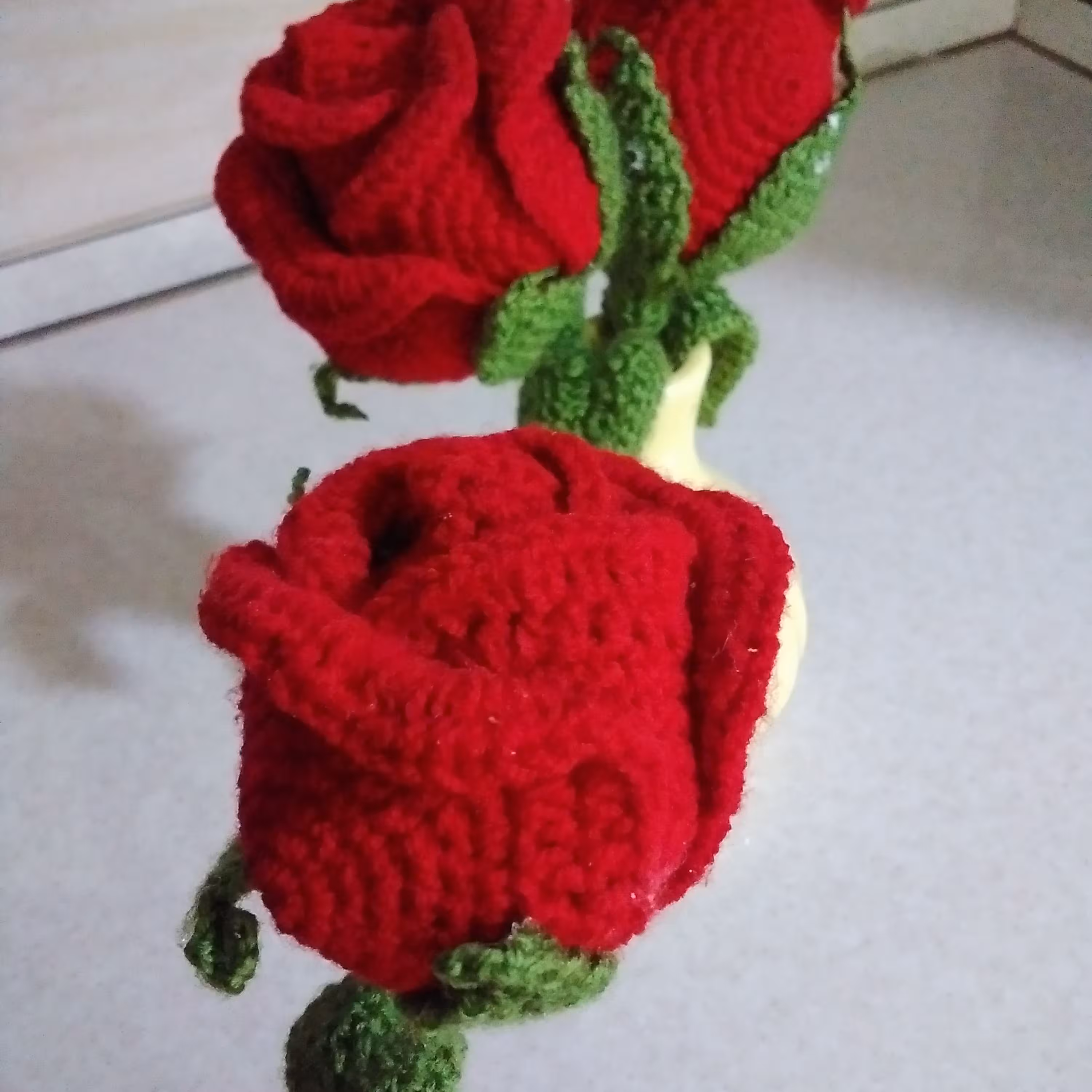 گل رز بافتنی