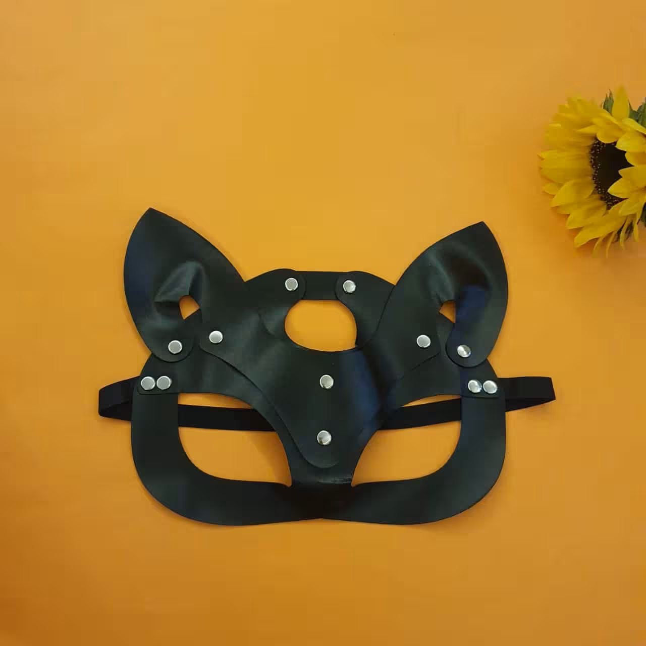 ماسک صورت چرمی