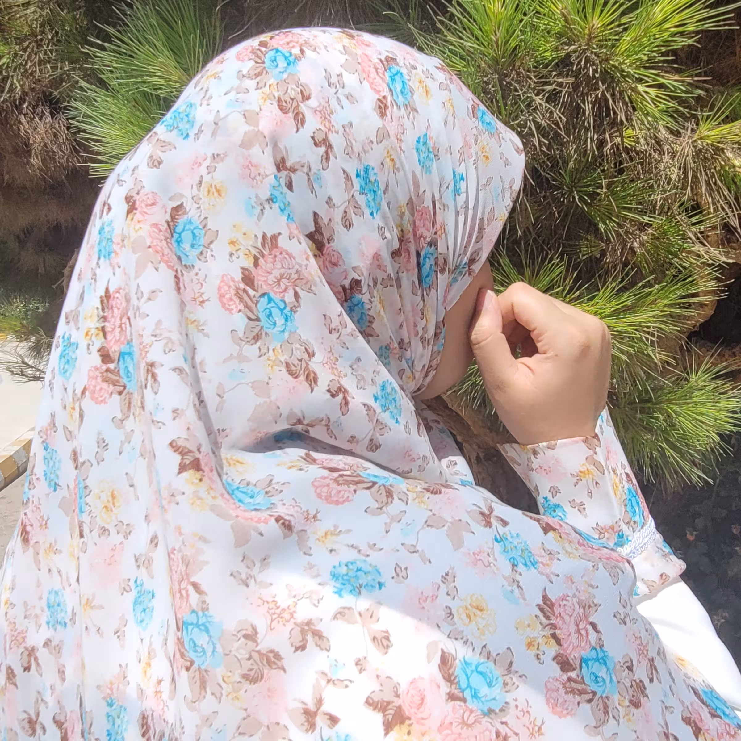 ست روسری و ساق دست بسیار زیبا با ترکیب گل های صورتی و آبی