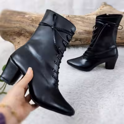 بوت پاشنه دار مدل بند چرمی