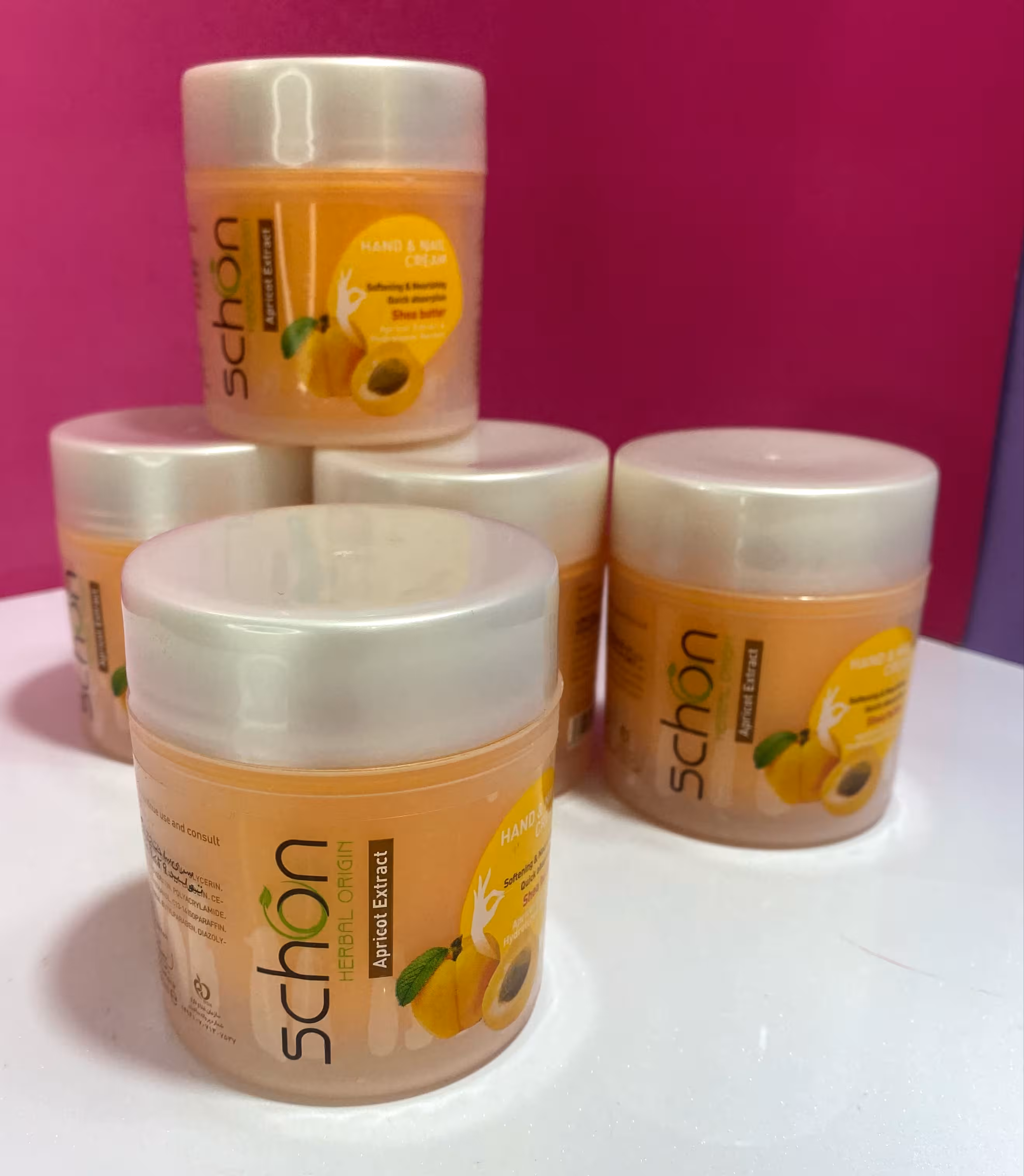 کرم زردآلو دست و ناخن شون