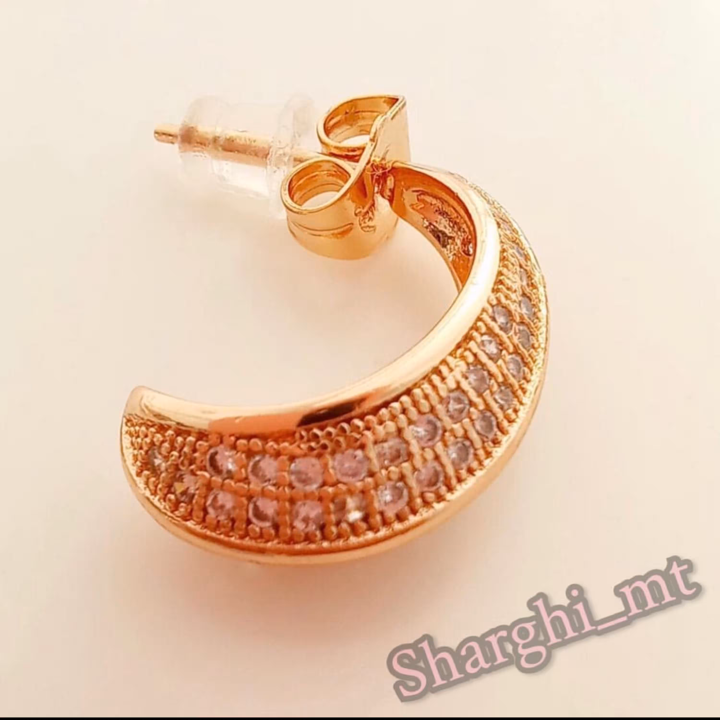 گوشواره نیم حلقه ای