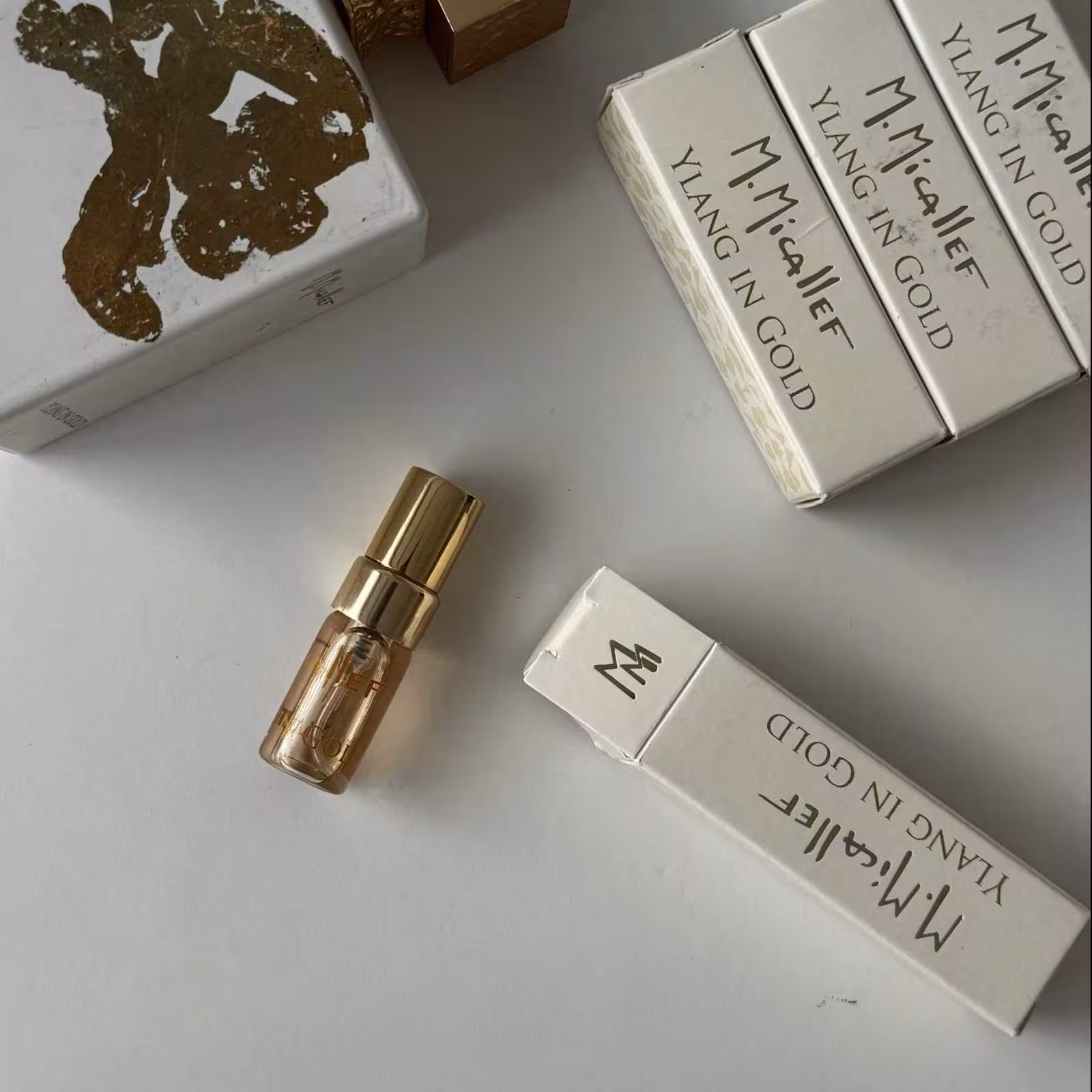 سمپل میکالف ایلانگ این گلد ( MICALLEF – Ylang in Gold SAMPLE )