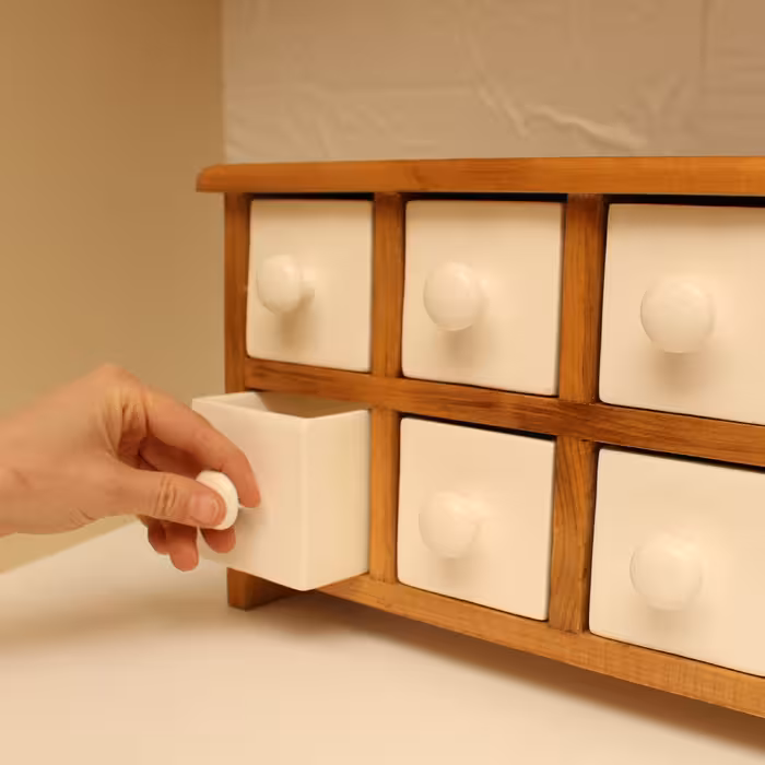 جا ادویه 8 پارچه مدل چوبی و سرامیکی کد Text08