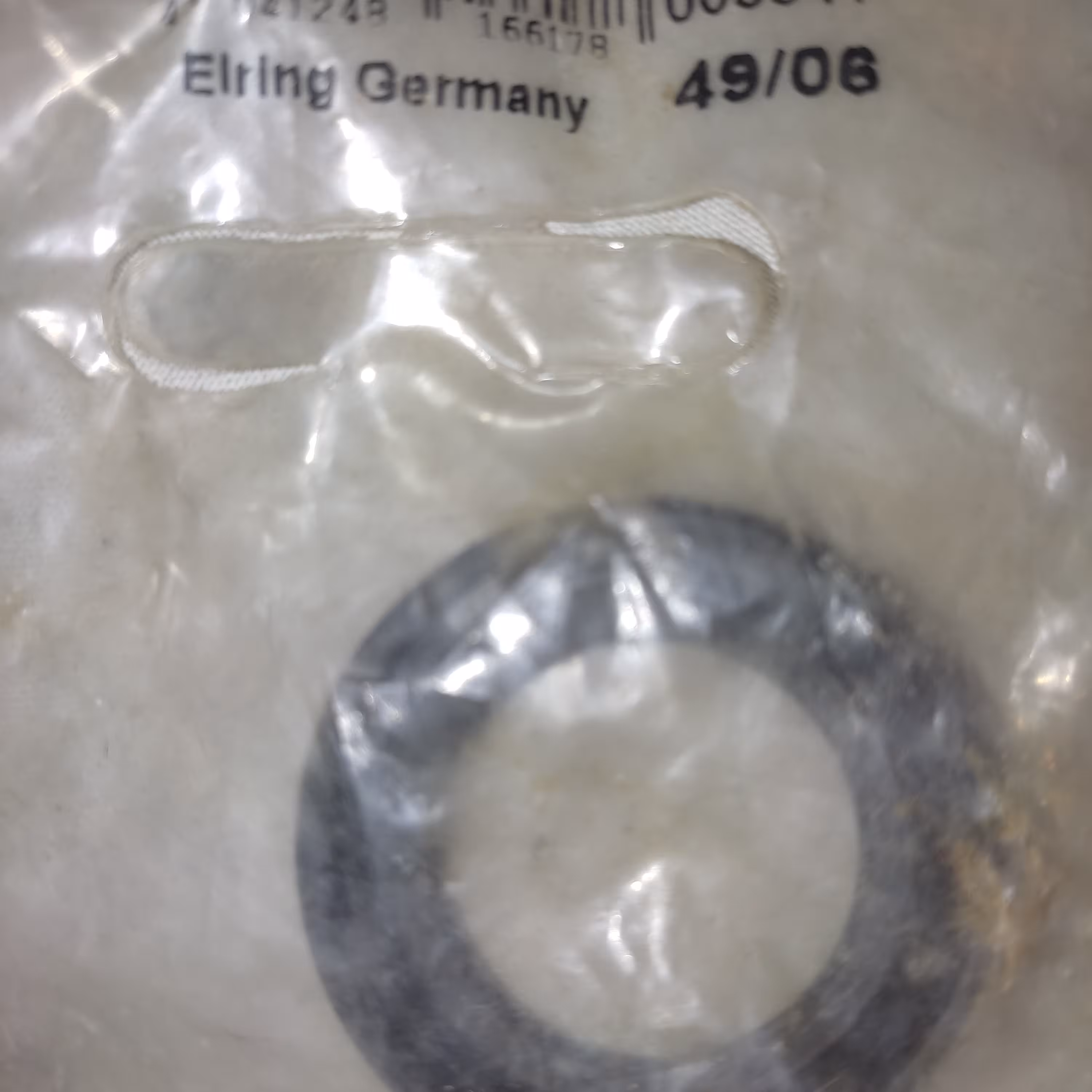 کاسه نمد شفت گیربکس پژو آلمانی