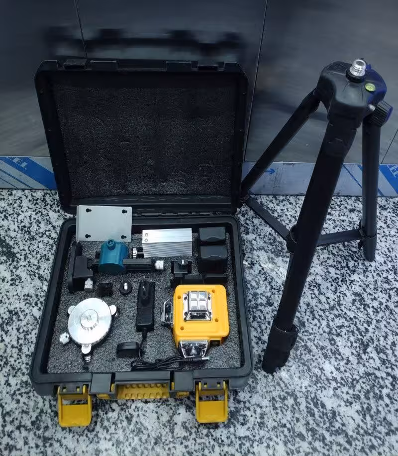 تراز لیزری نور سبز شارژی طرح دیوالت360 درجه 4 خط 4 بعدی مدل 4D