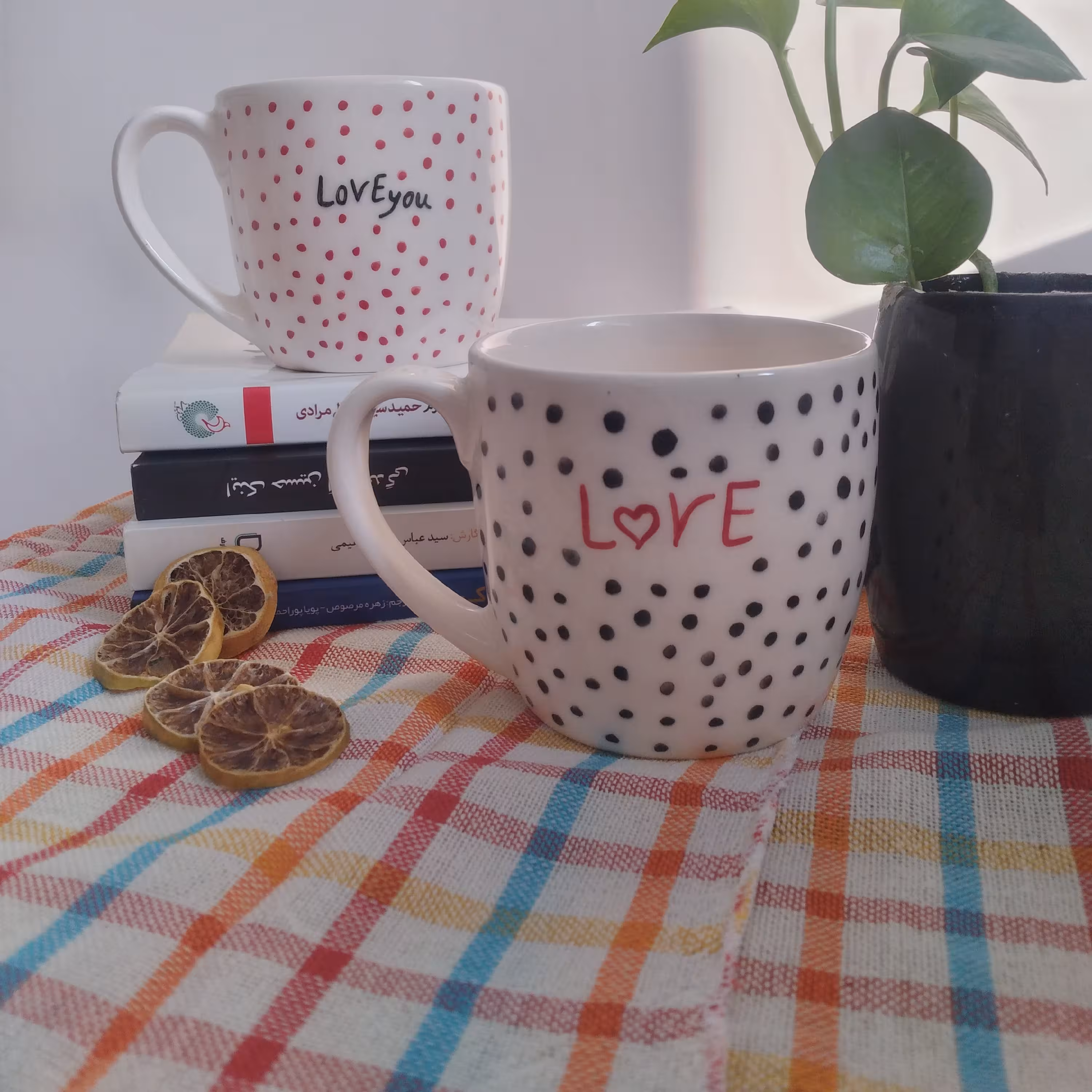 ماگ   لاو   دست ساز  دونفره  میتونید   تکی هم  سفارش  بدید یا هر طرحی که بخاید