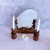 آینه دکوراتیو مدل دفرمه با پایه چوبی
