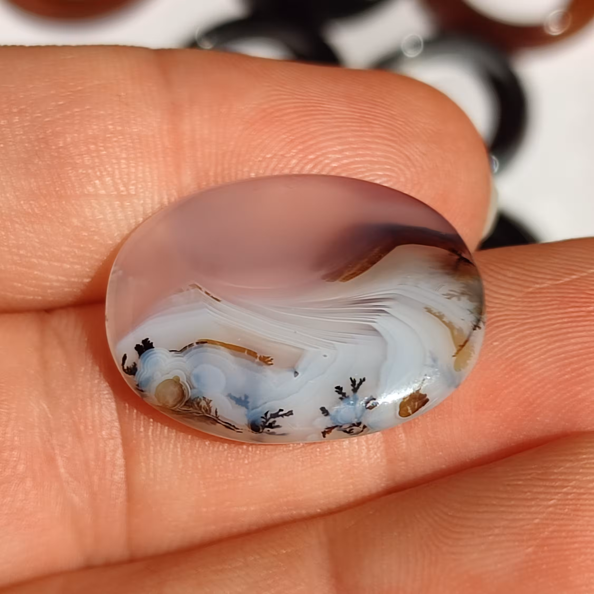 نگین عقیق شجر قائن وزن 3.3 گرم 