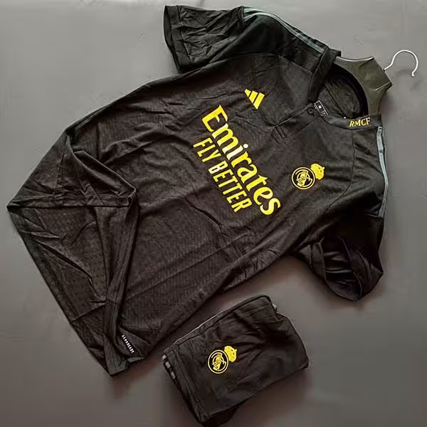 لباس سوم رئال مادرید 2024 هواداری