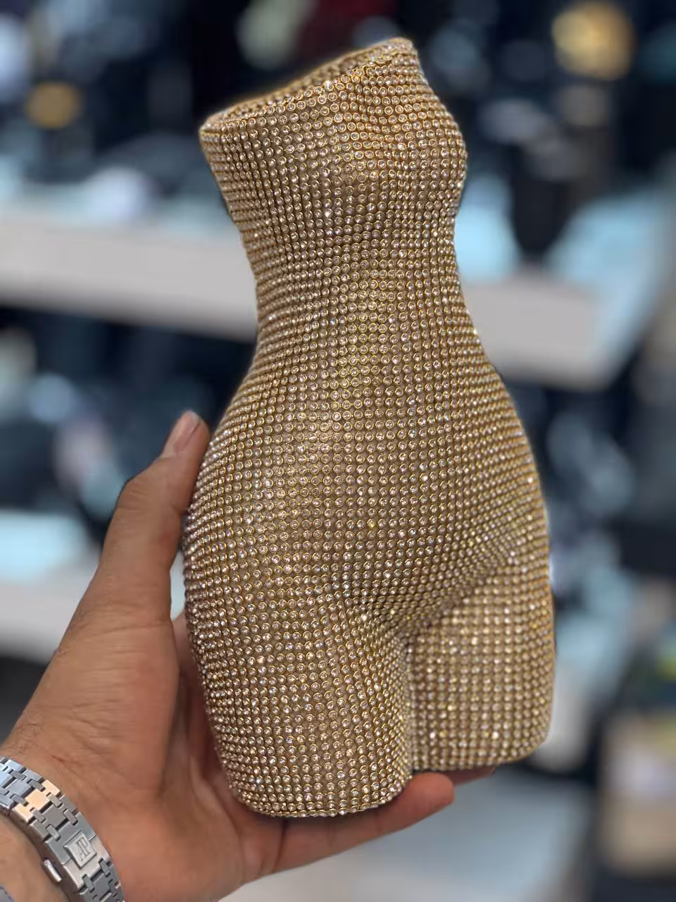 فیگور نگین دار نیم تنه