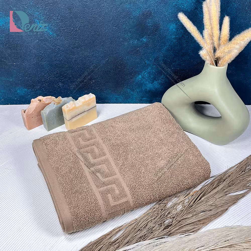 حوله استخری طرح ورساچه رنگ نسکافه ای