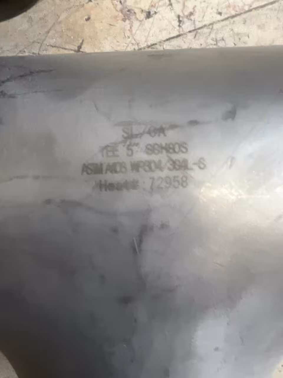 سه راه مساوی بدون درز سایز5 اینج رده 80 اس از جنس ASTM SA/A403 WP 304/304LS