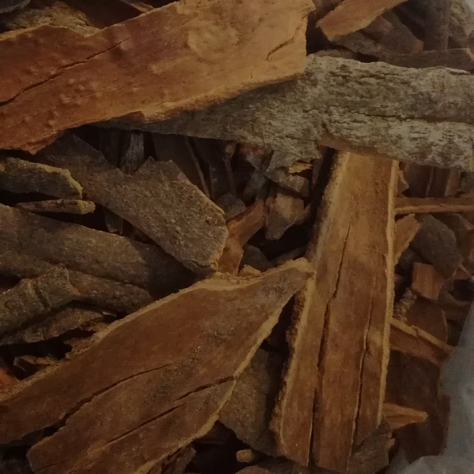 چوب دارچین گل سرخی اعلا وخوش عطر  یک کیلویی