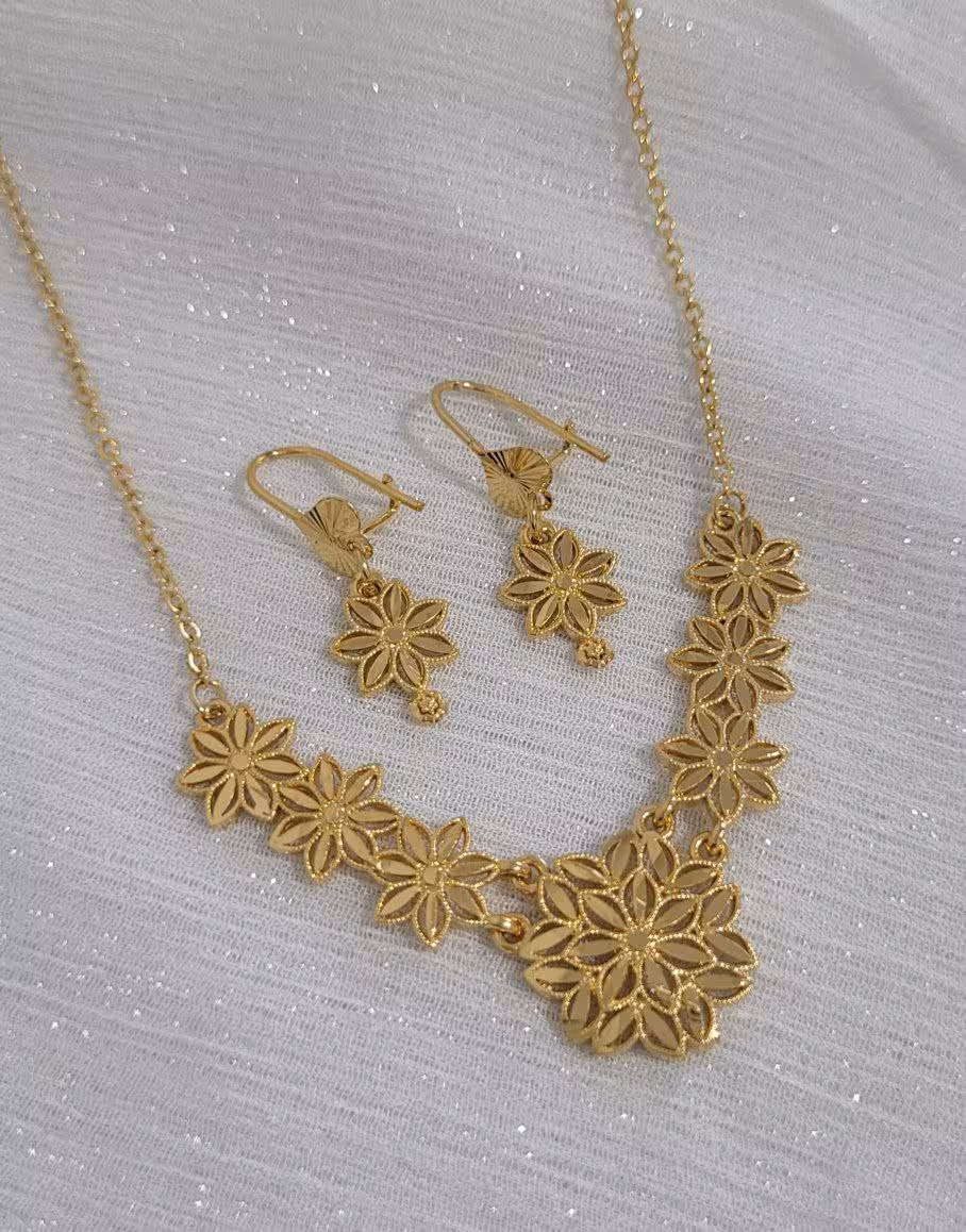 نیمست طرح طلای زنانه، رنگ ثابت، ضد حساسیت، در5مدل شیک، کد1217💍