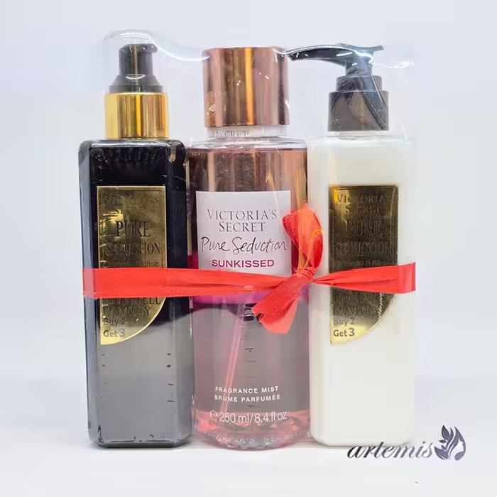 پک سه عددی محصولات مراقبت بدن ویکتوریا سیکرت شامل شامپو، بادی اسپلش و لوسیون مدل Pure Seduction Sunkissed، اورجینال